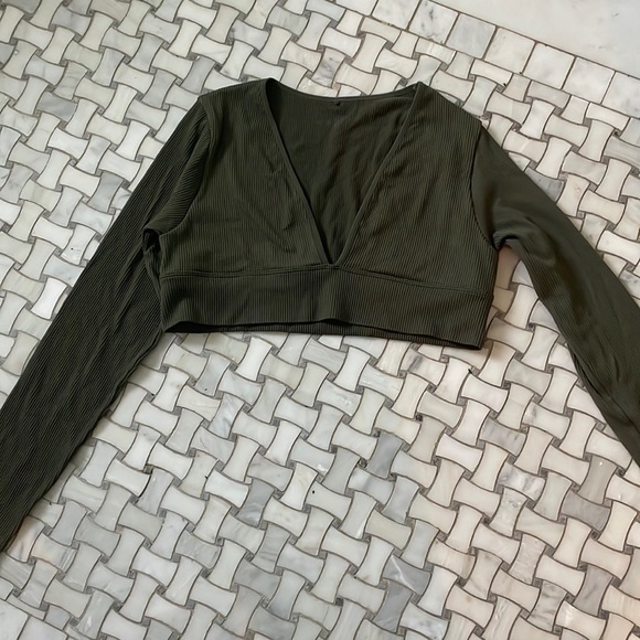 Garage ribbed deep v neck.  Size lg.  but is fitted. - Picture 2 of 5